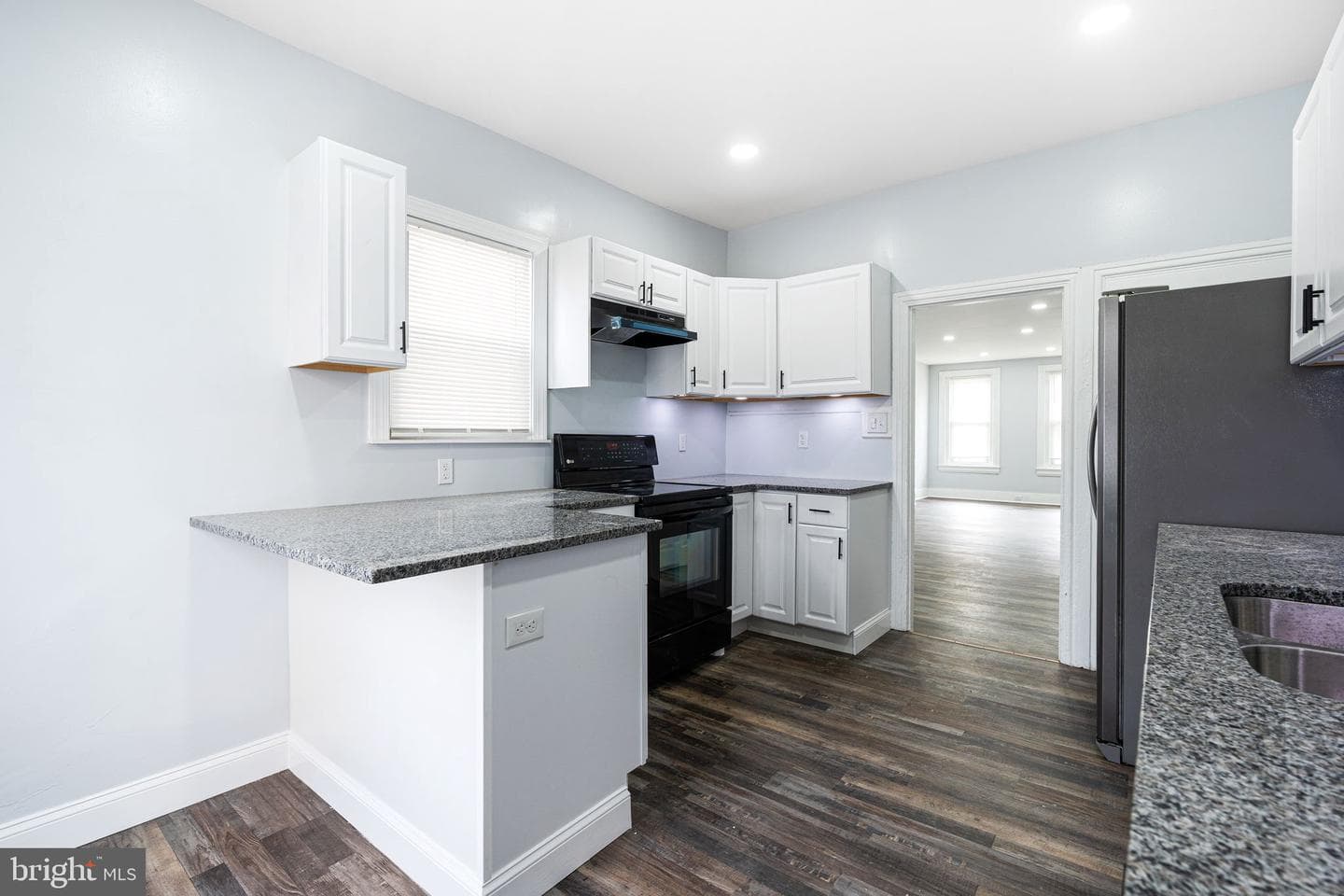 725 W Lafayette Street photo 8