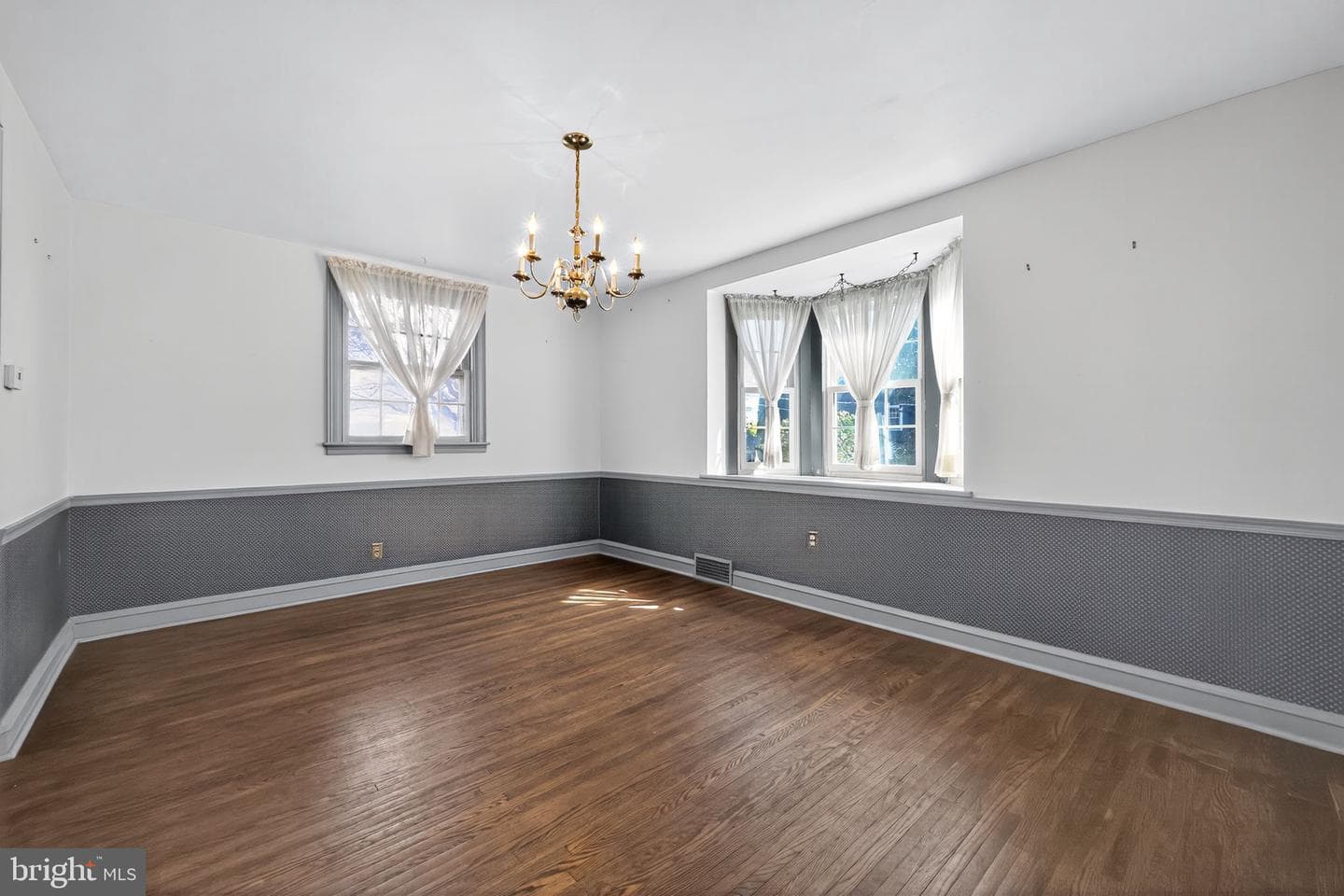 249 Forrest Avenue photo 10
