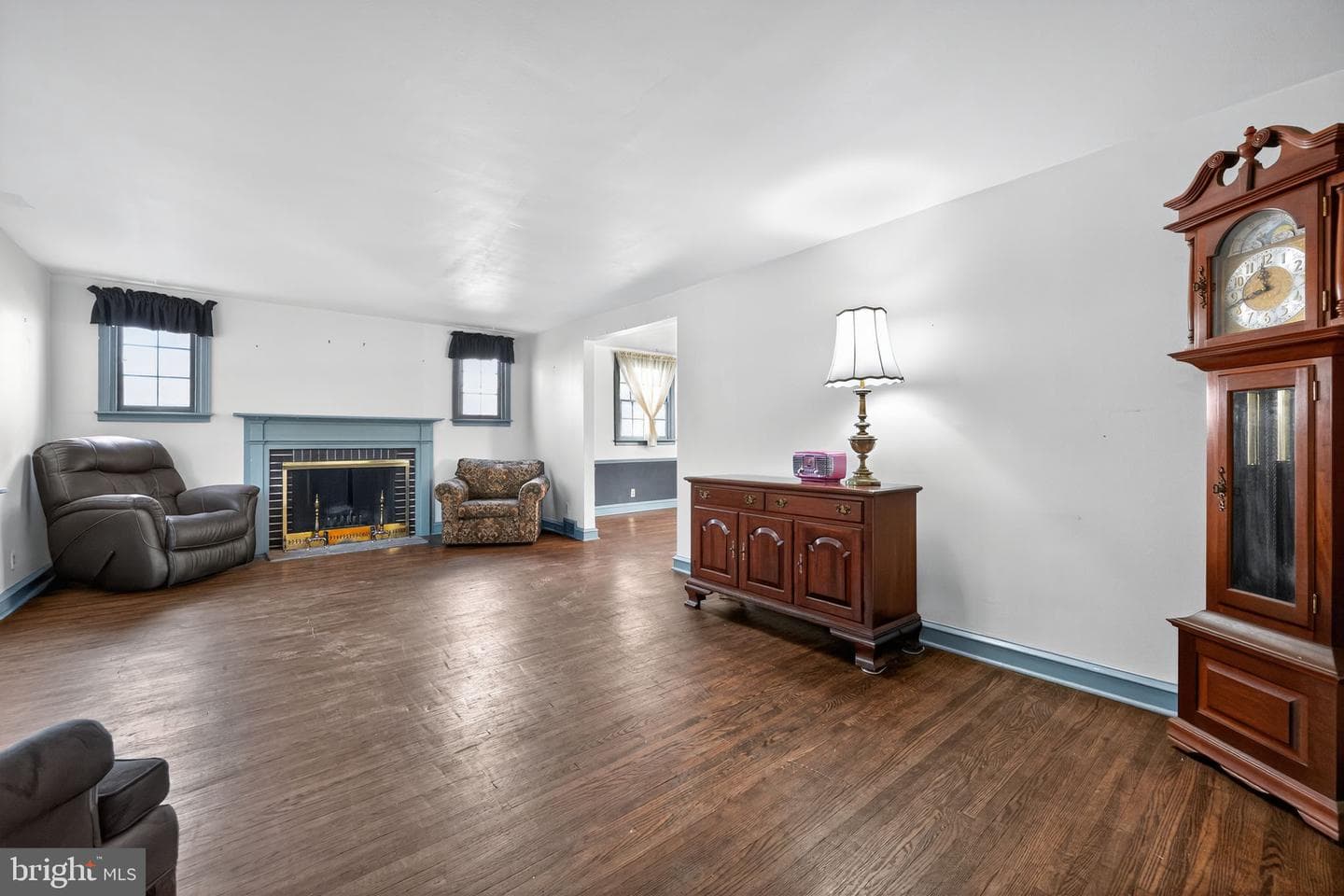 249 Forrest Avenue photo 4