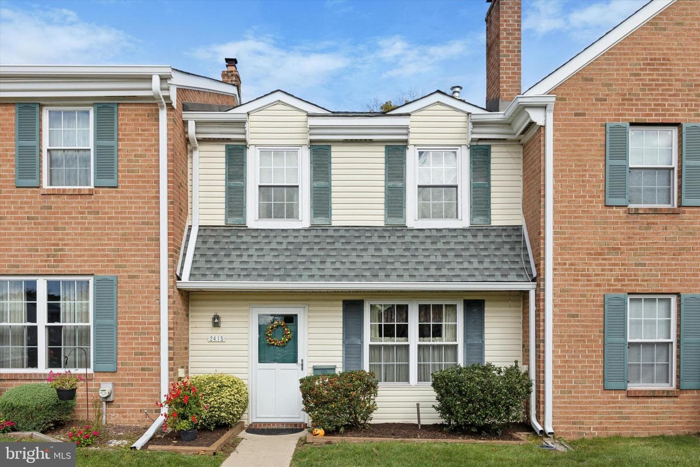 2415 Hillock Court photo 2