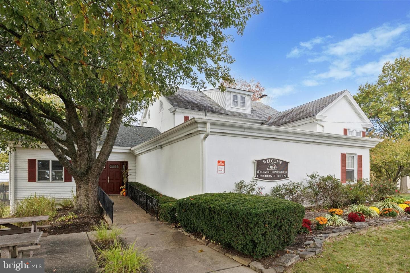 2415 Hillock Court photo 28