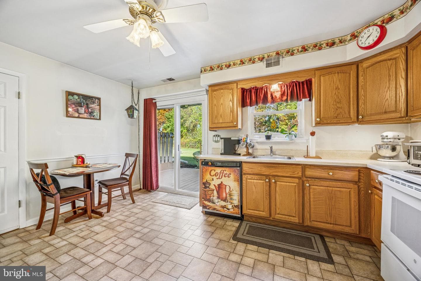 2415 Hillock Court photo 8
