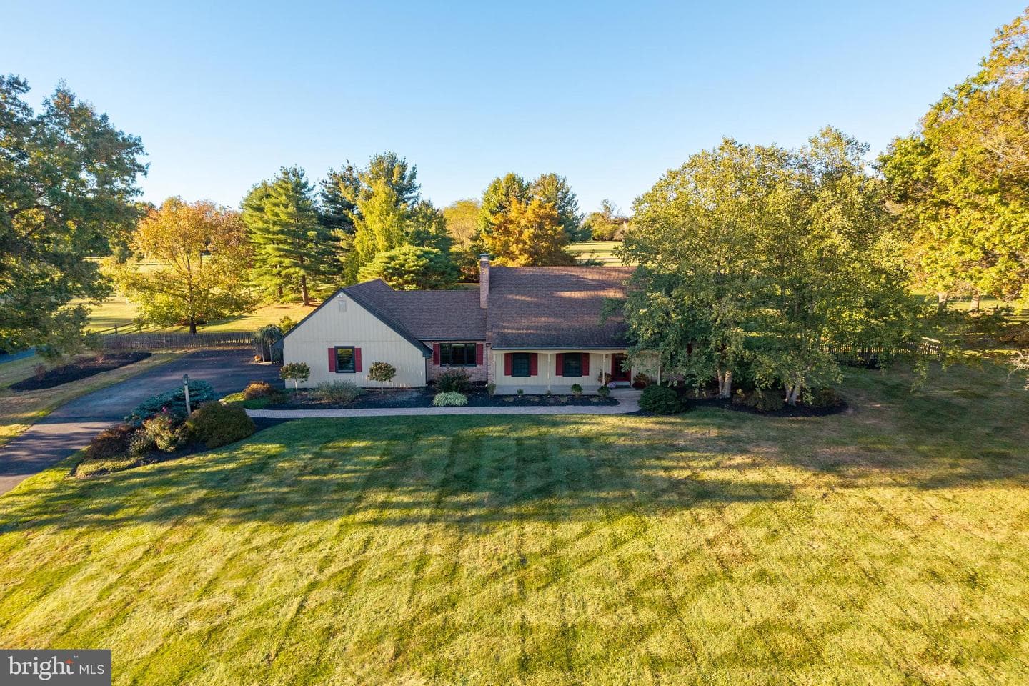 771 Sharon Lane photo 3