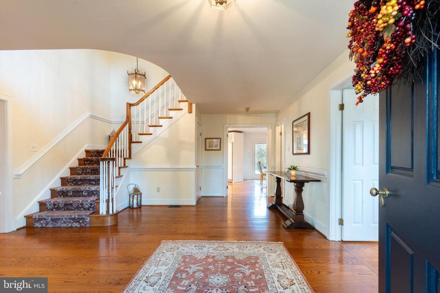 900 Gladestry Lane photo 4