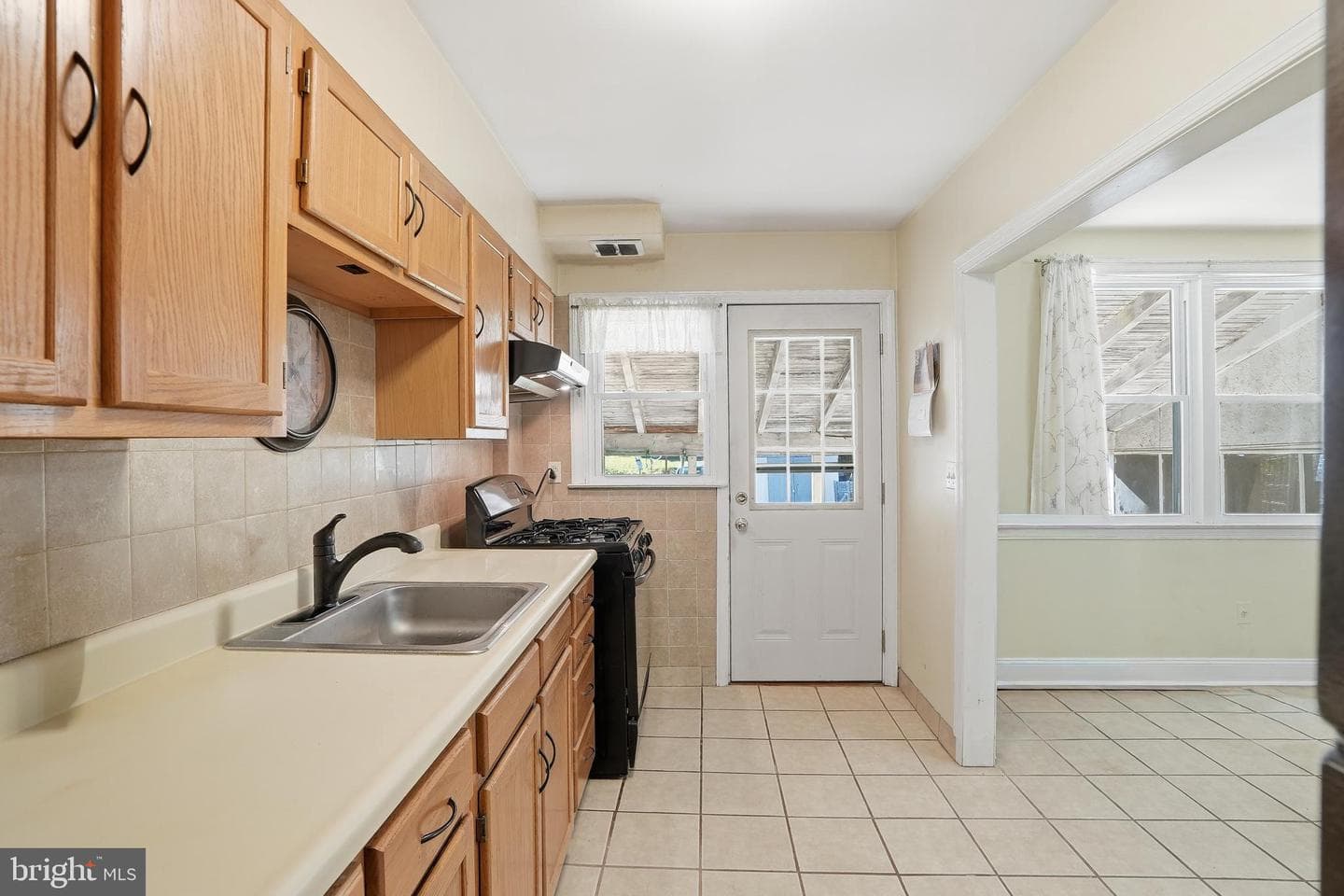 1028 Poplar Street photo 6