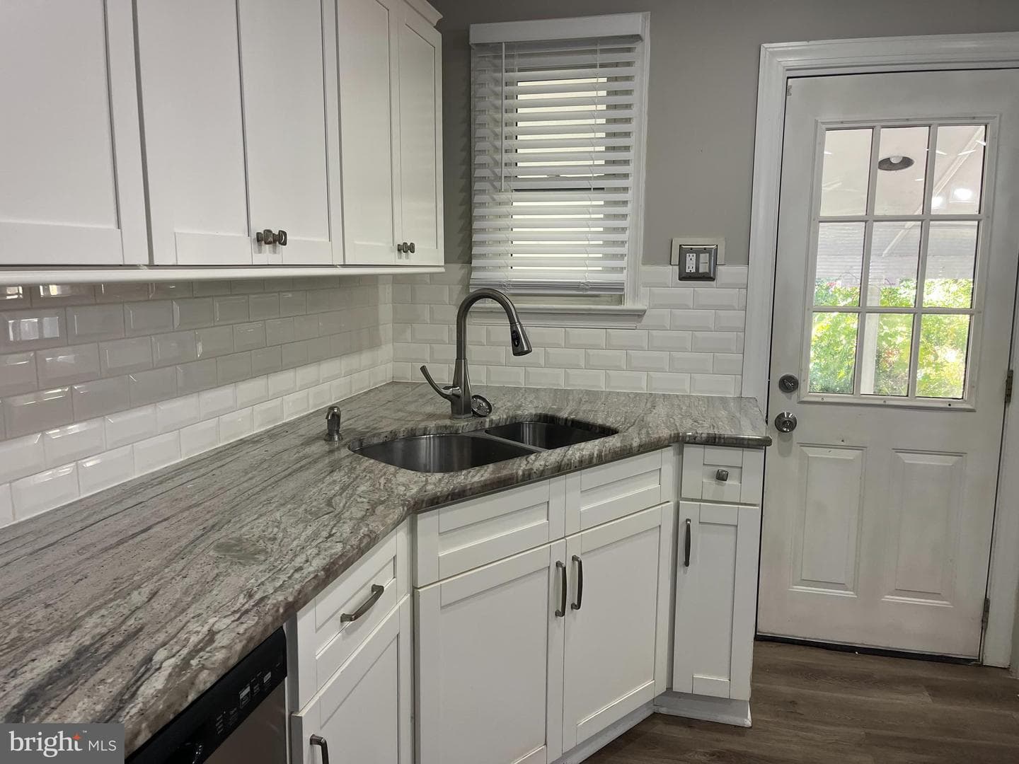 722 Maple Avenue photo 4