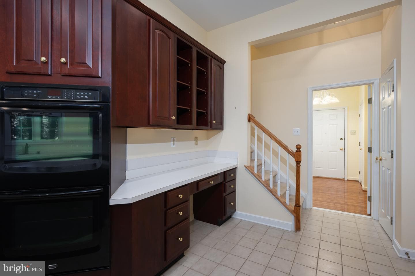 553 Exeter Court photo 13