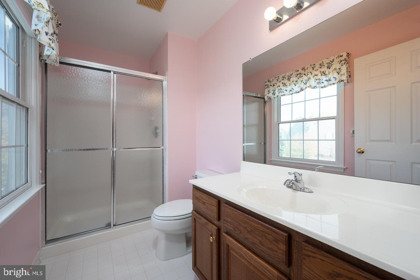 553 Exeter Court photo 34