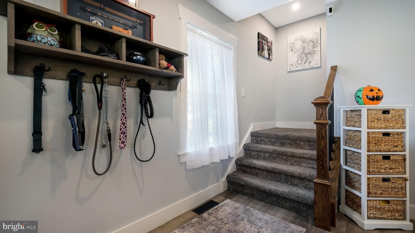 1104 N York Road photo 20