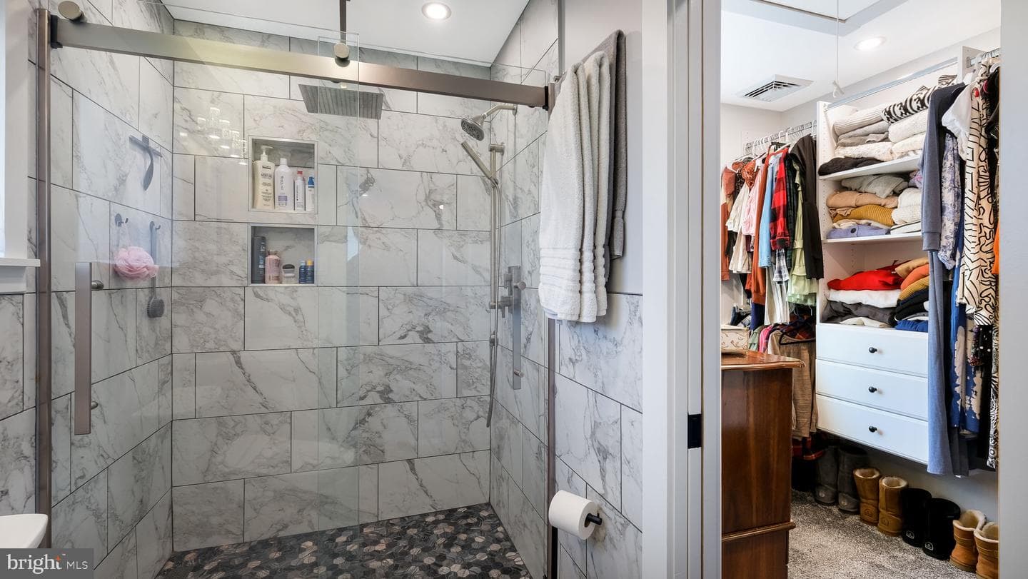1104 N York Road photo 25