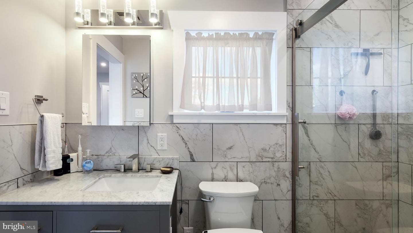 1104 N York Road photo 28