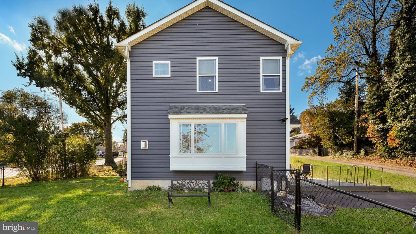 1104 N York Road photo 35