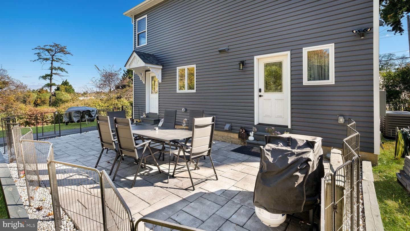 1104 N York Road photo 37