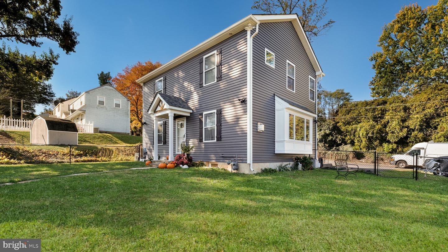1104 N York Road photo 4