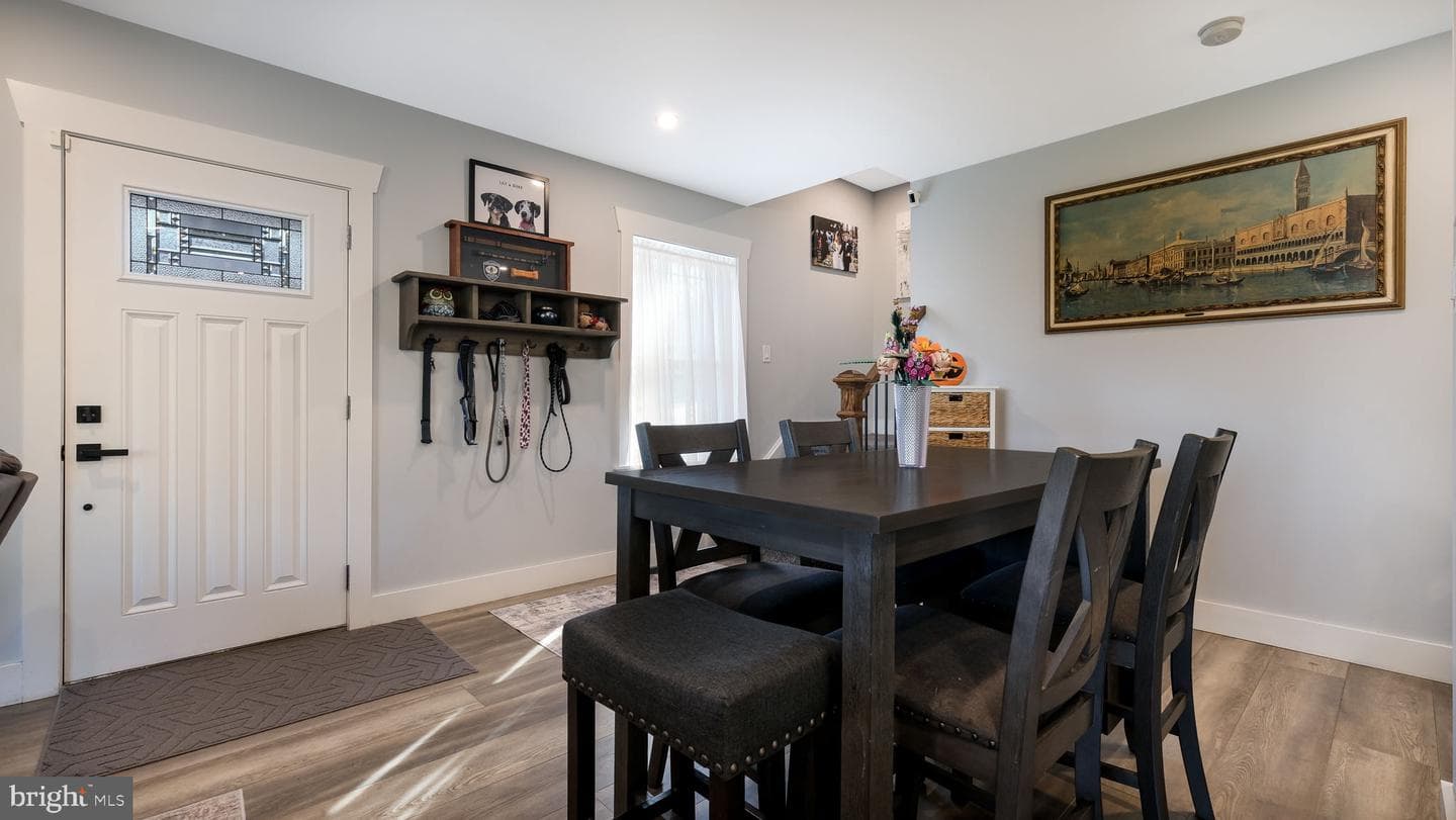 1104 N York Road photo 6