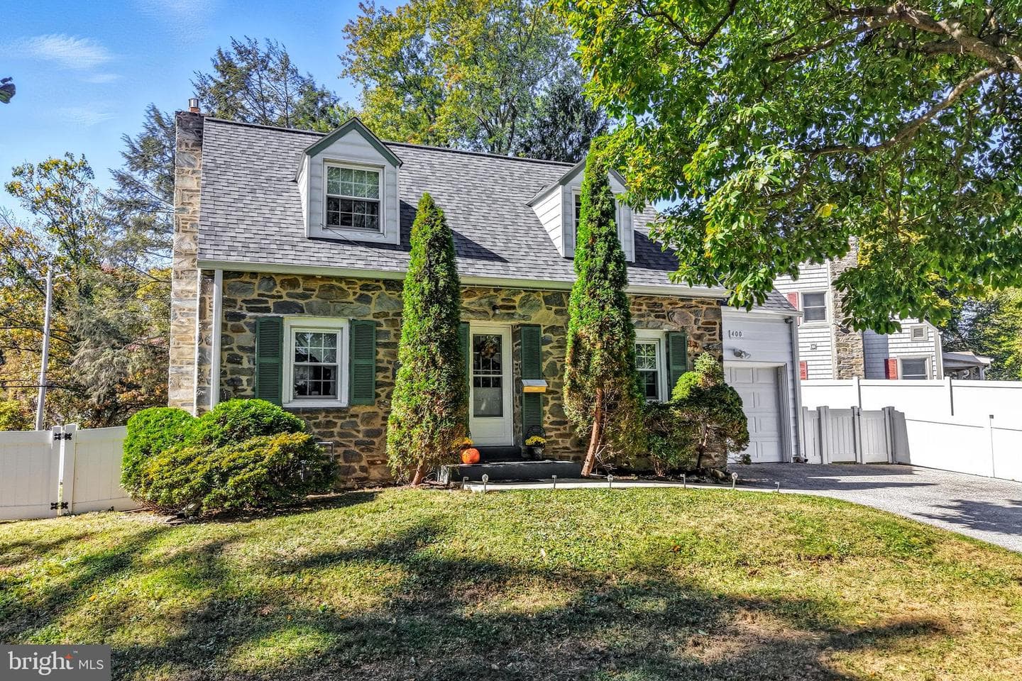 400 Witley Road photo 1