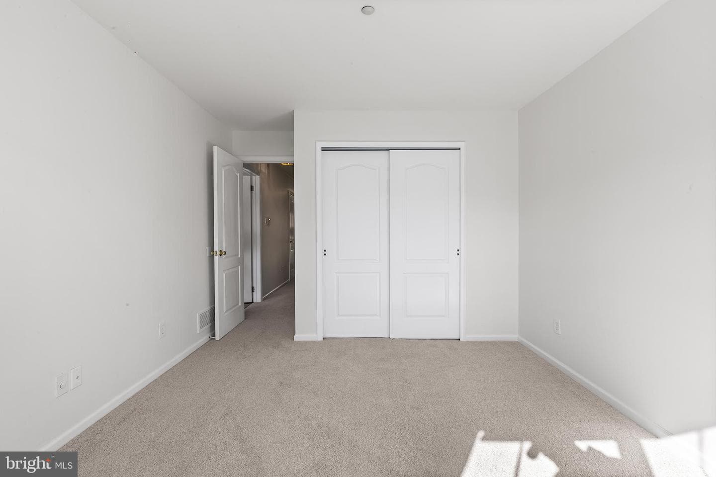 272 Militia Drive photo 34