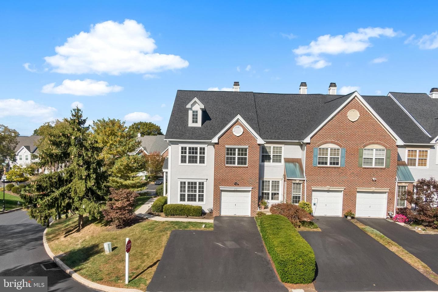 272 Militia Drive photo 44