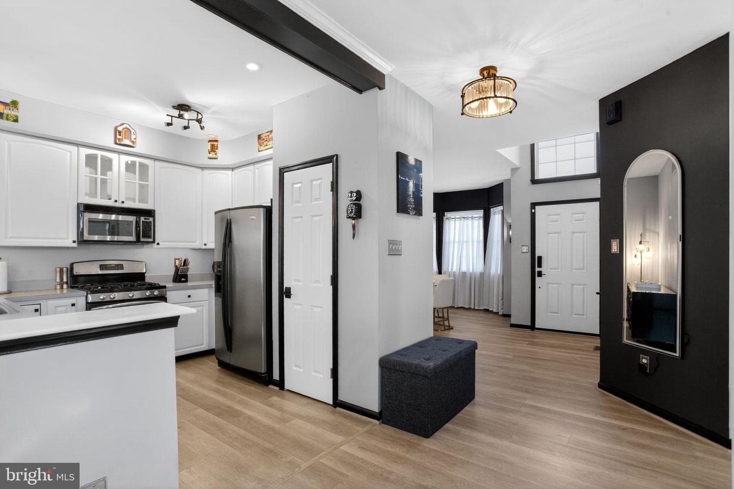 201 Victoria Court photo 10
