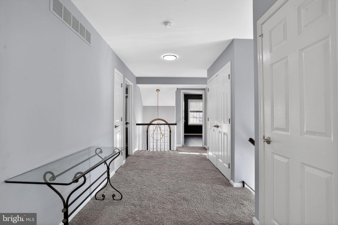 201 Victoria Court photo 24
