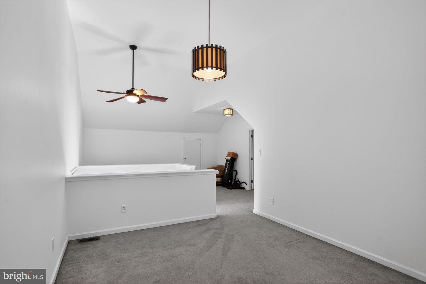 201 Victoria Court photo 27