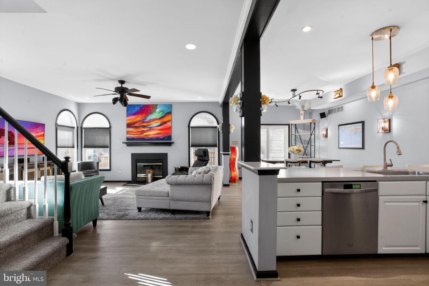 201 Victoria Court photo 6
