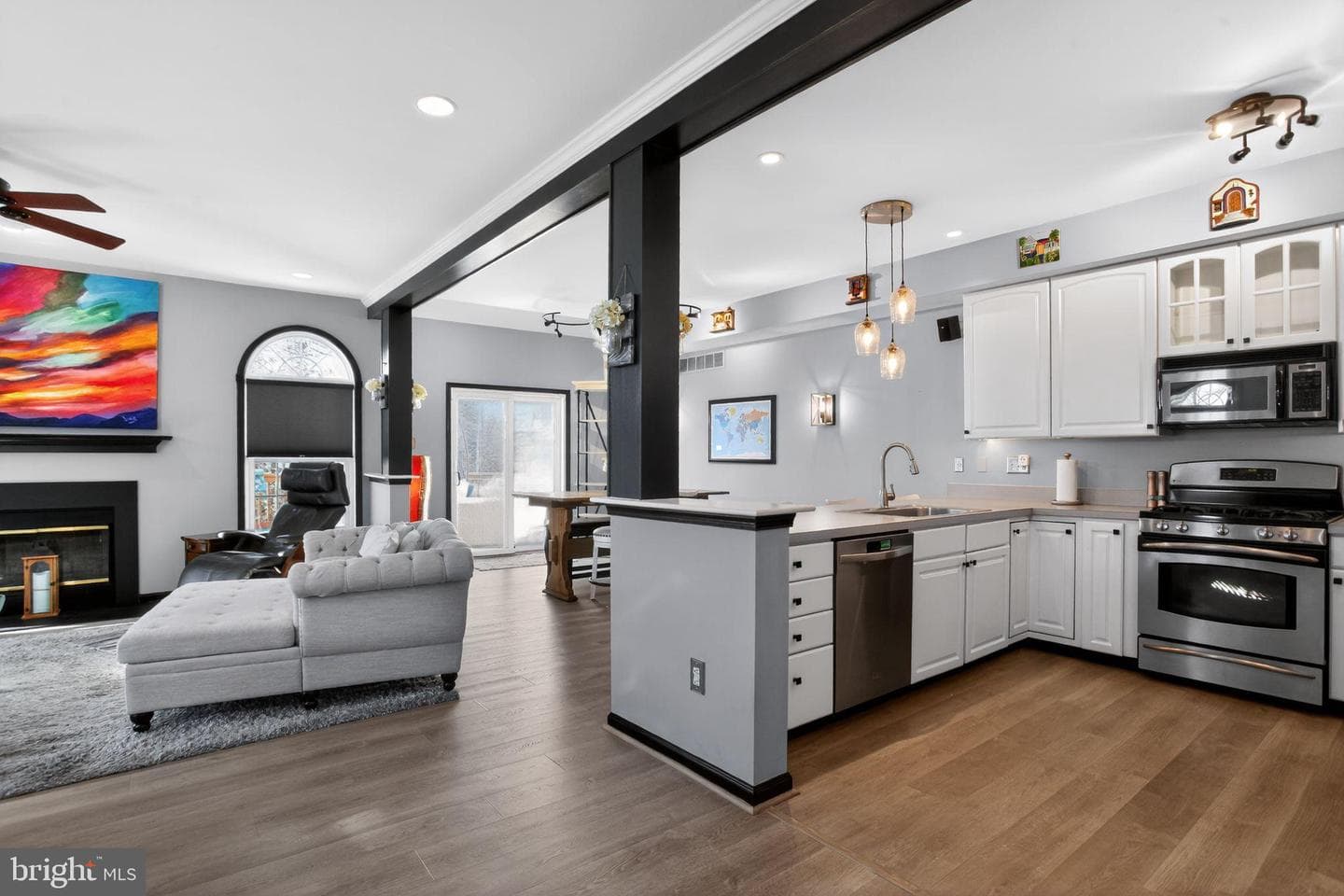 201 Victoria Court photo 7