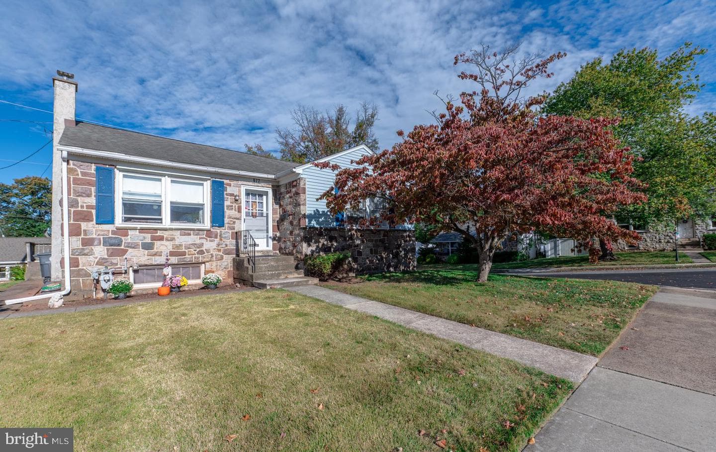 677 Oakdale Avenue photo 1