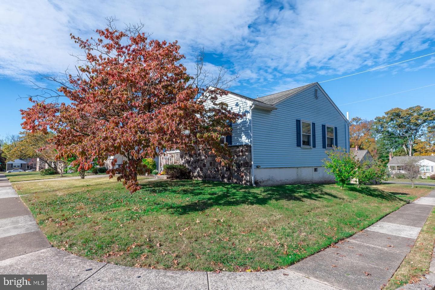 677 Oakdale Avenue photo 25