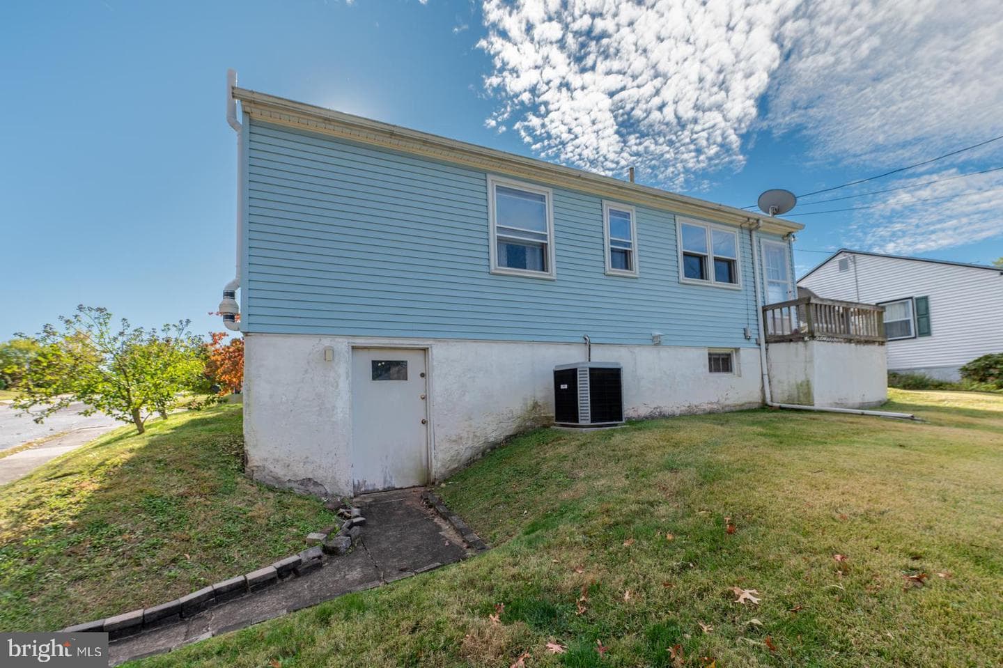 677 Oakdale Avenue photo 27