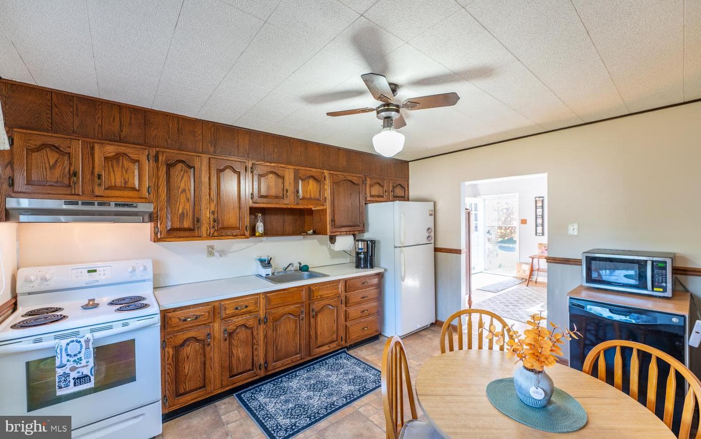 677 Oakdale Avenue photo 3