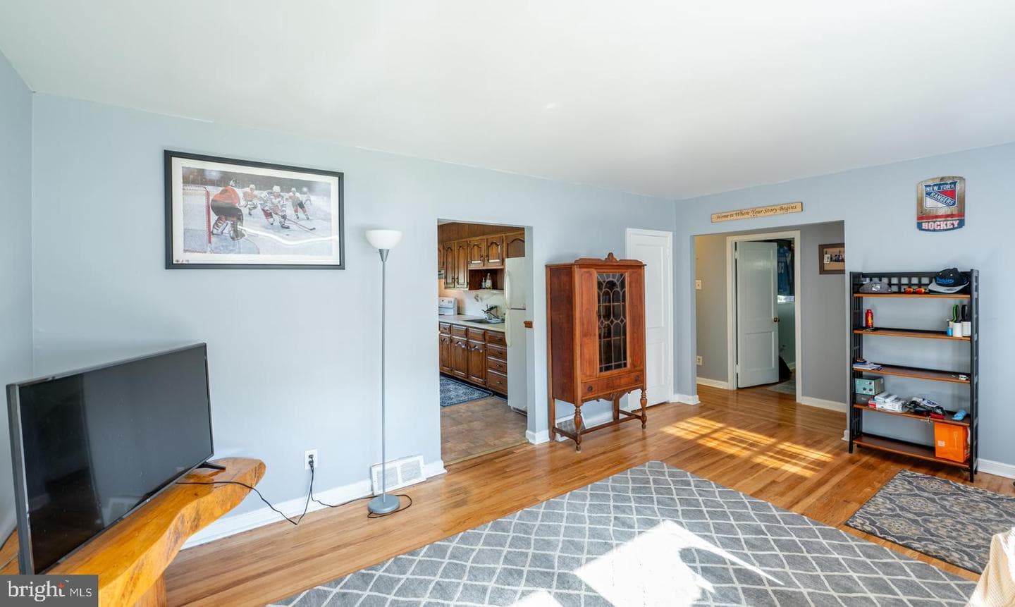 677 Oakdale Avenue photo 8