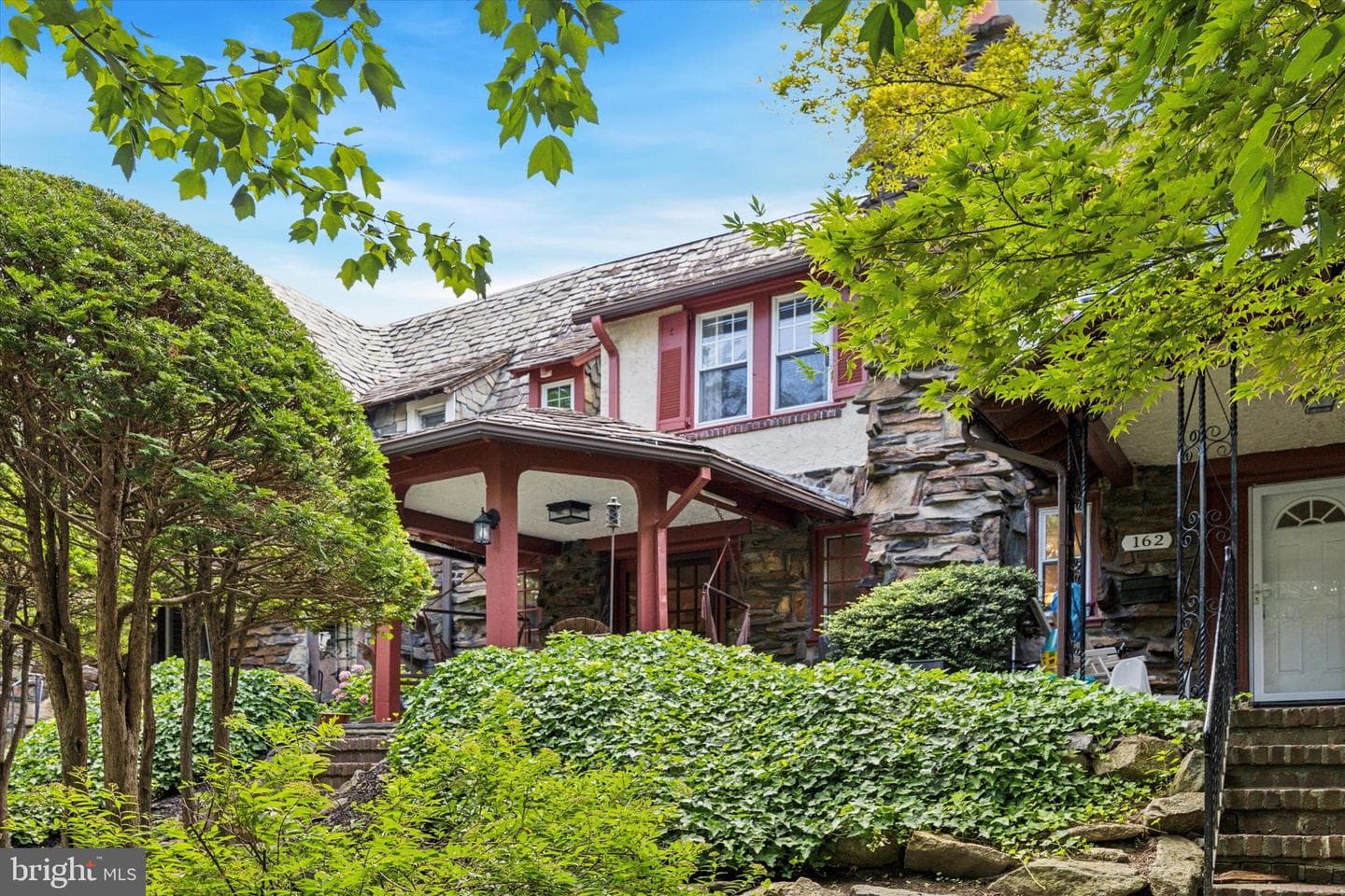 160 Edgehill Road