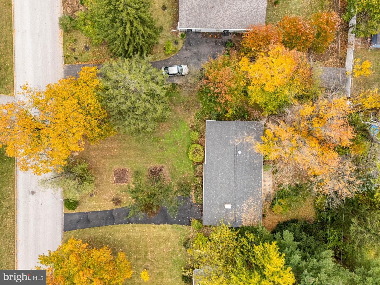 6326 Farmar Lane photo 2