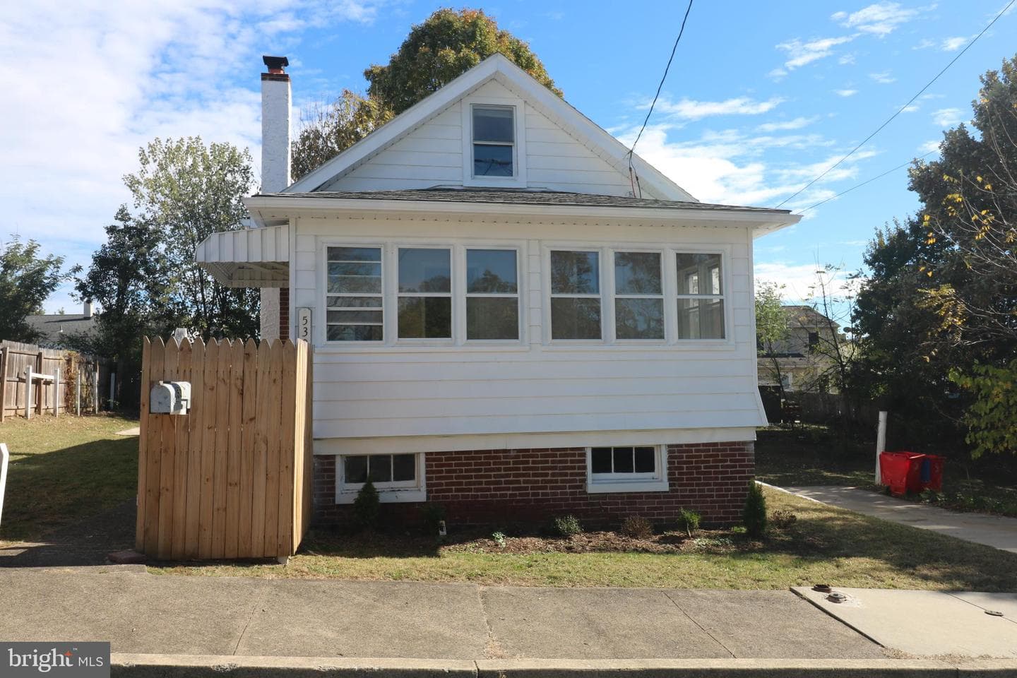 530 E Howard Street photo 1