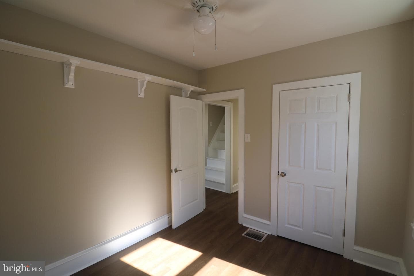 530 E Howard Street photo 12