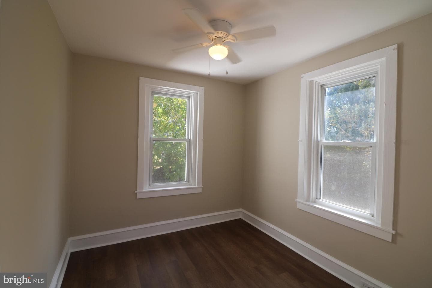 530 E Howard Street photo 14