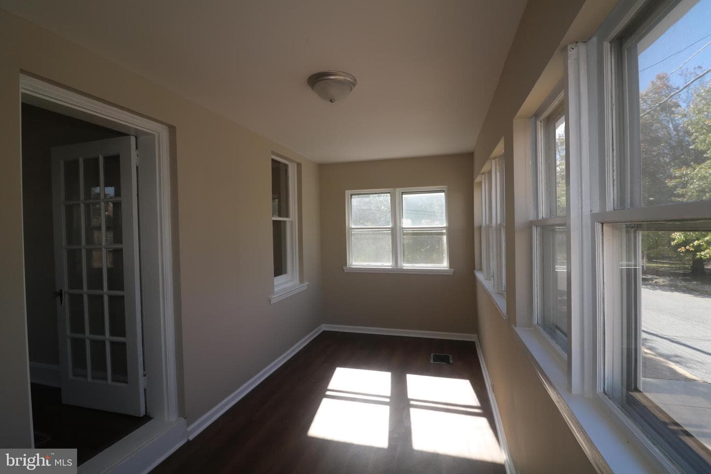 530 E Howard Street photo 15