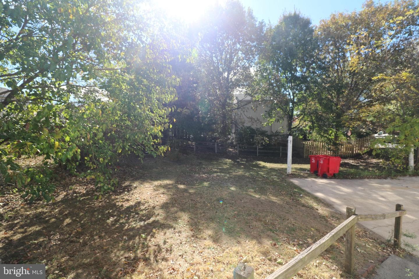530 E Howard Street photo 17