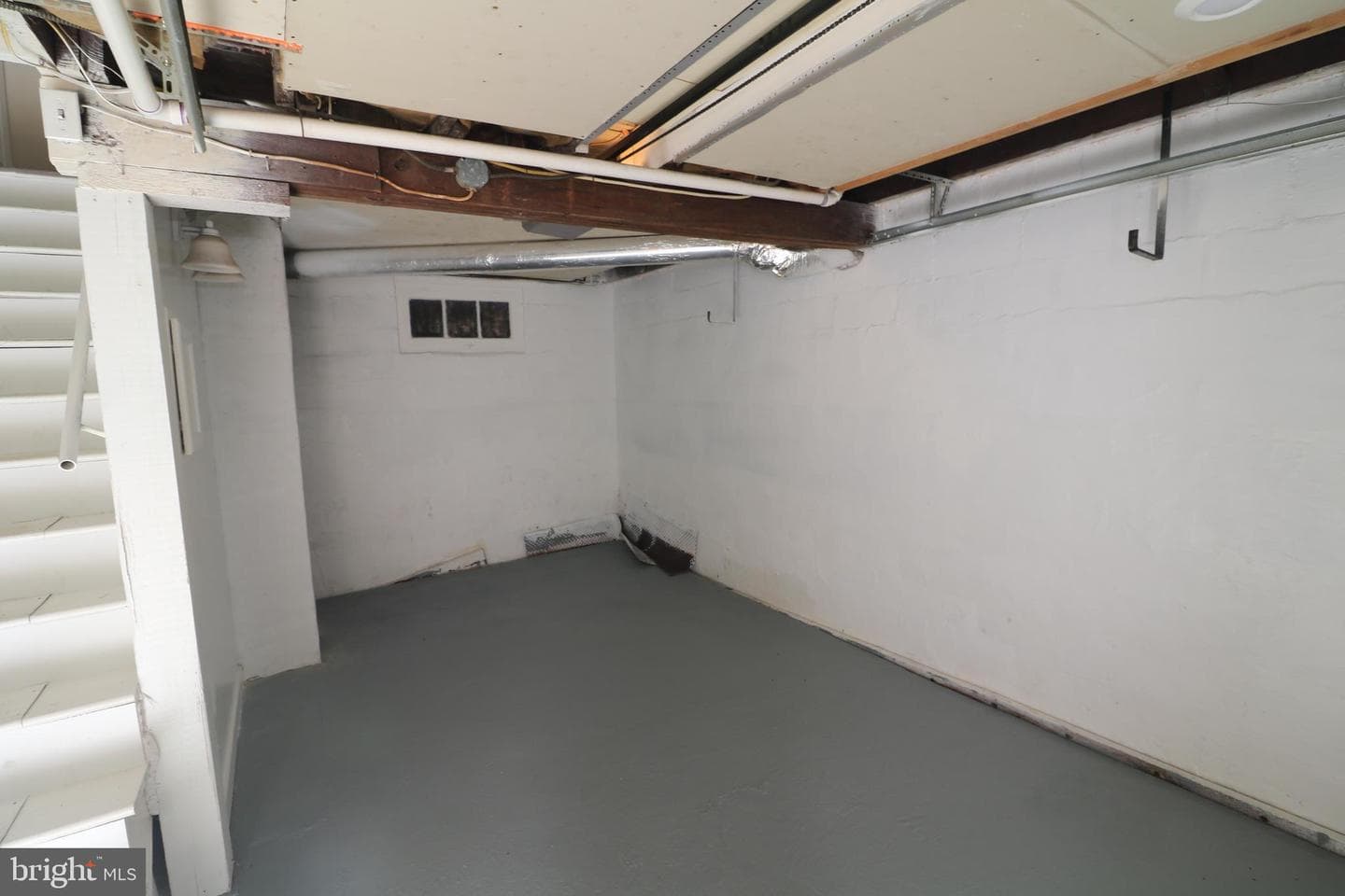 530 E Howard Street photo 6