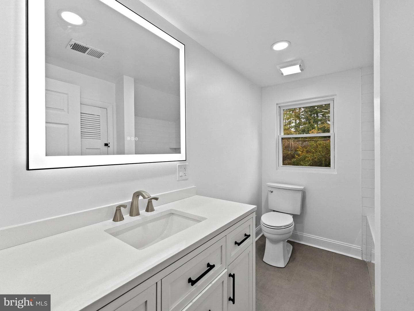 700 Crooked Lane photo 32