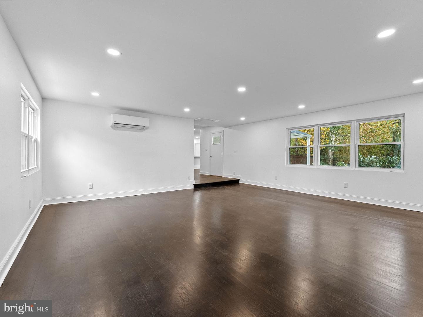 700 Crooked Lane photo 6