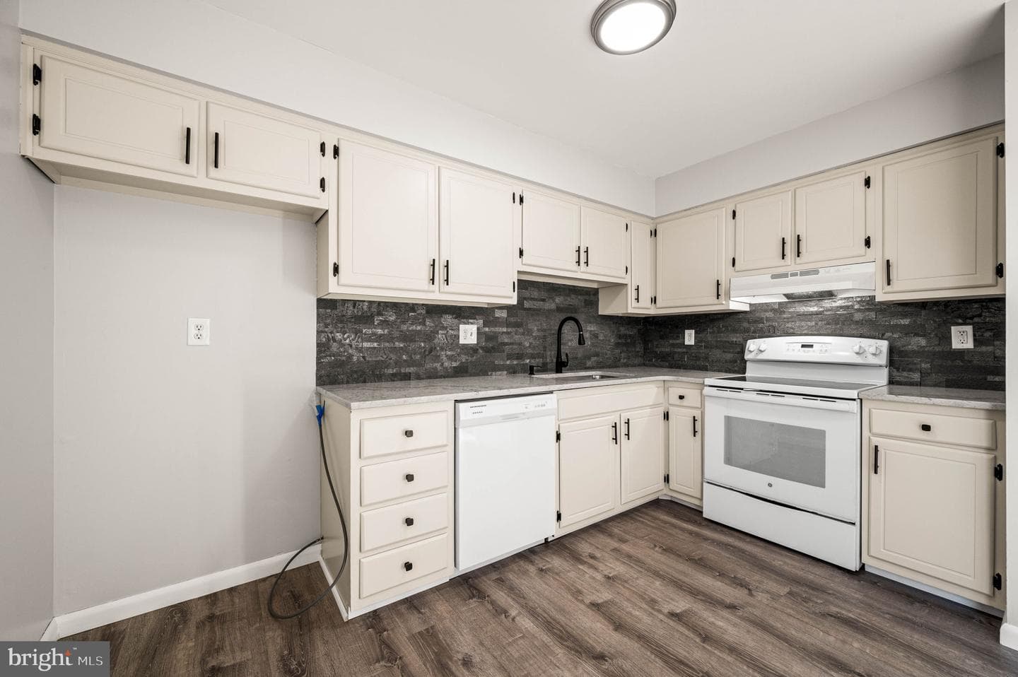 2404 Walnut Ridge photo 10