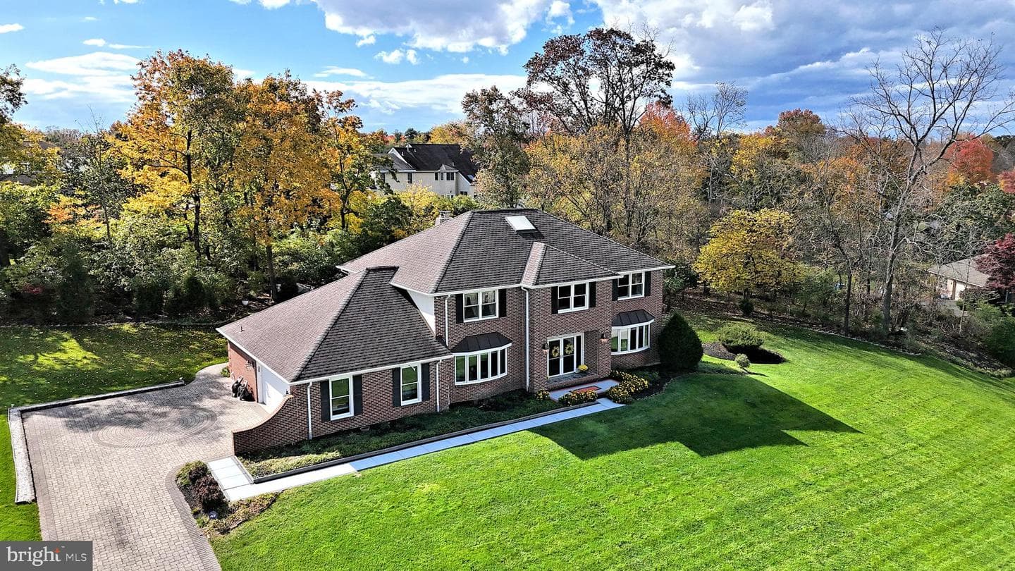 1501 Valley View Drive