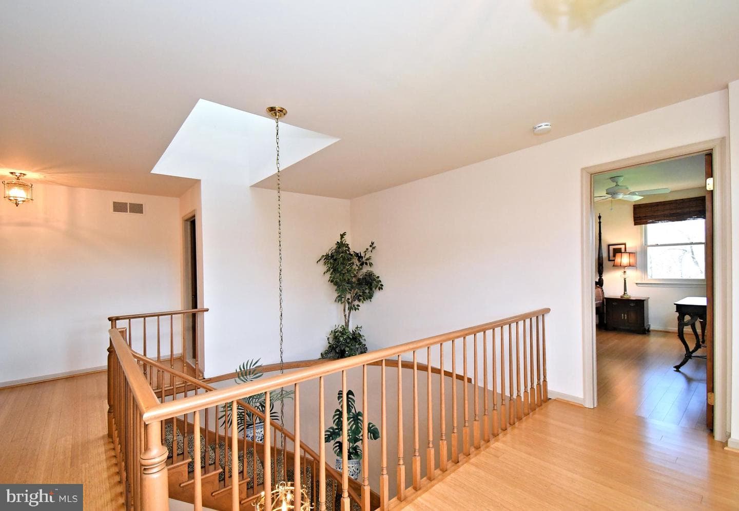 1501 Valley View Drive photo 18