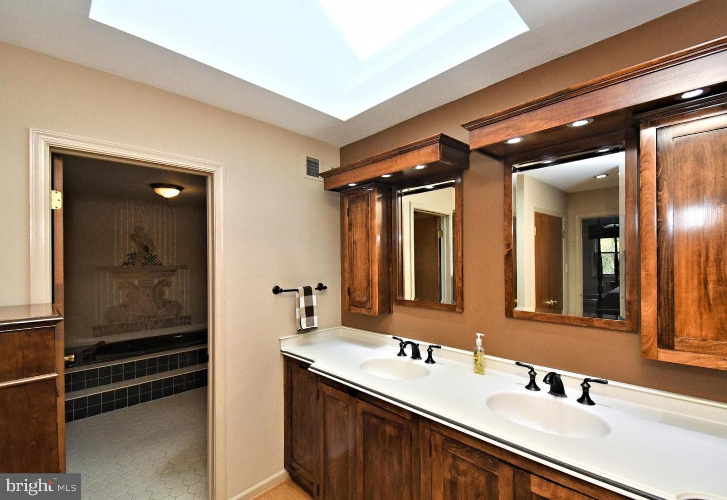 1501 Valley View Drive photo 22