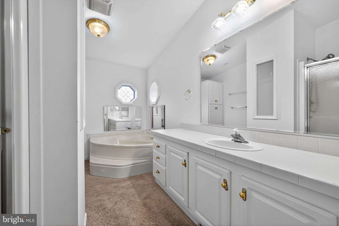 601 Village Way photo 13