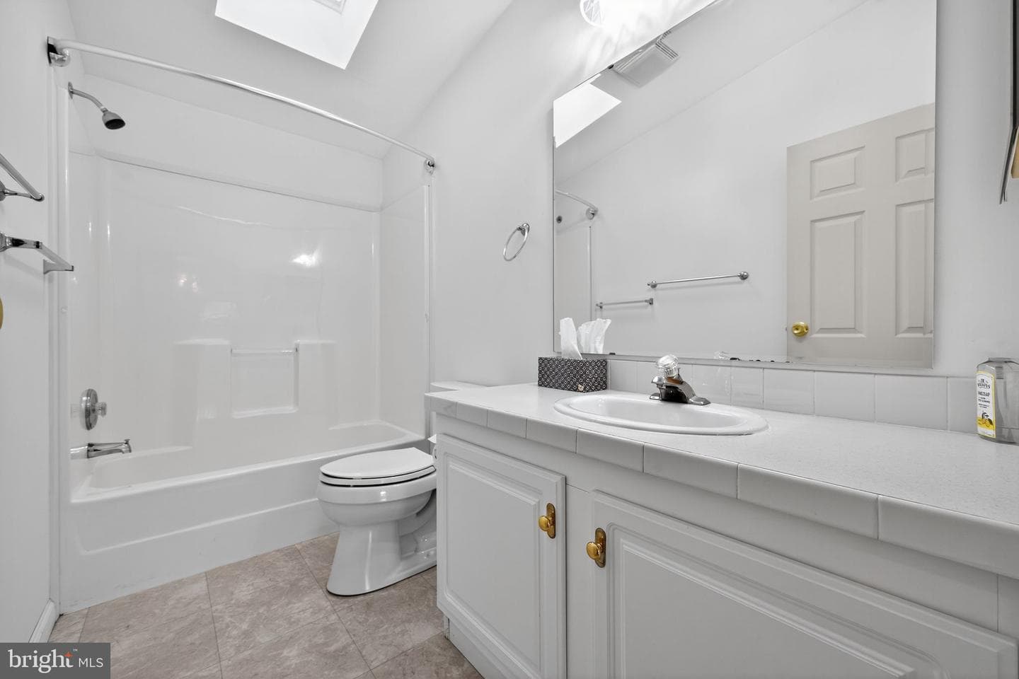 601 Village Way photo 15