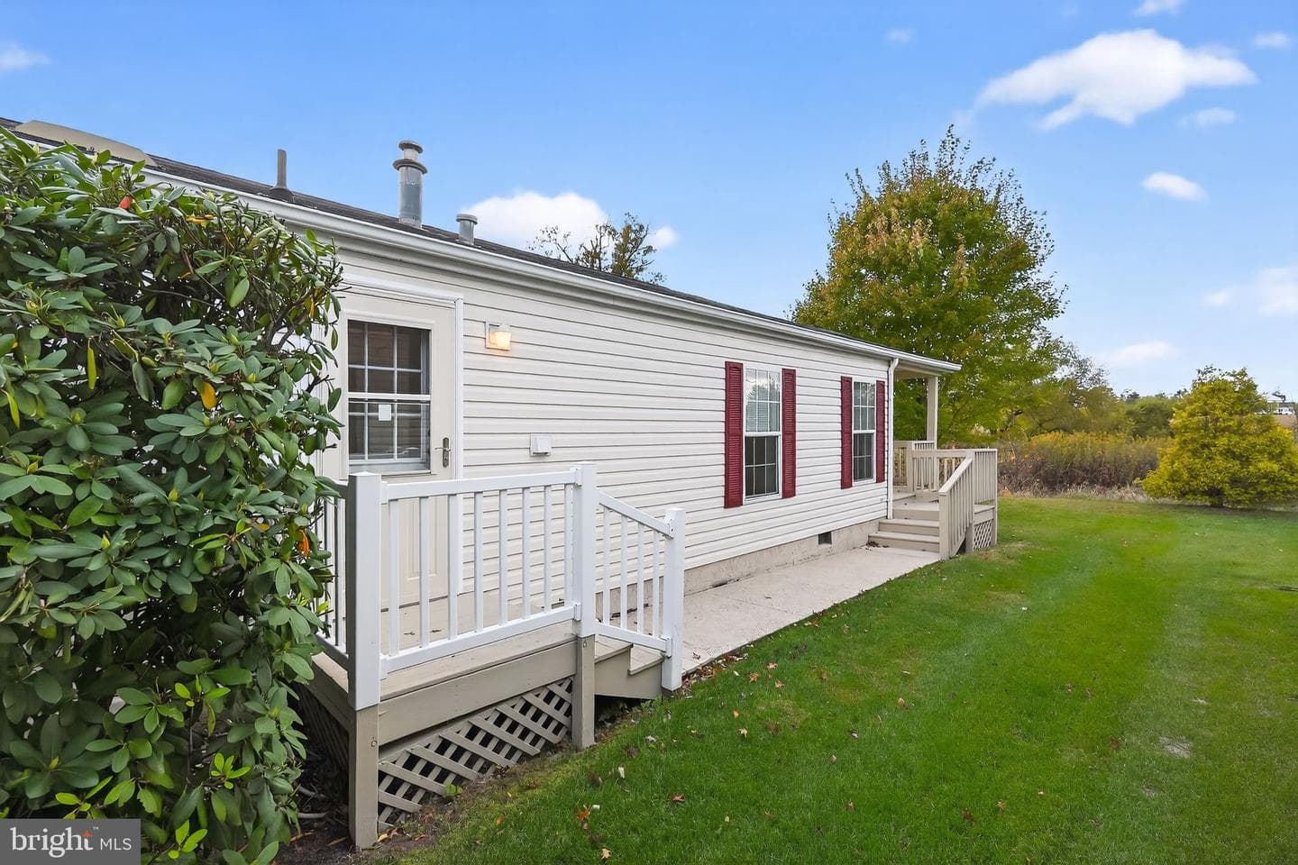 601 Village Way photo 17