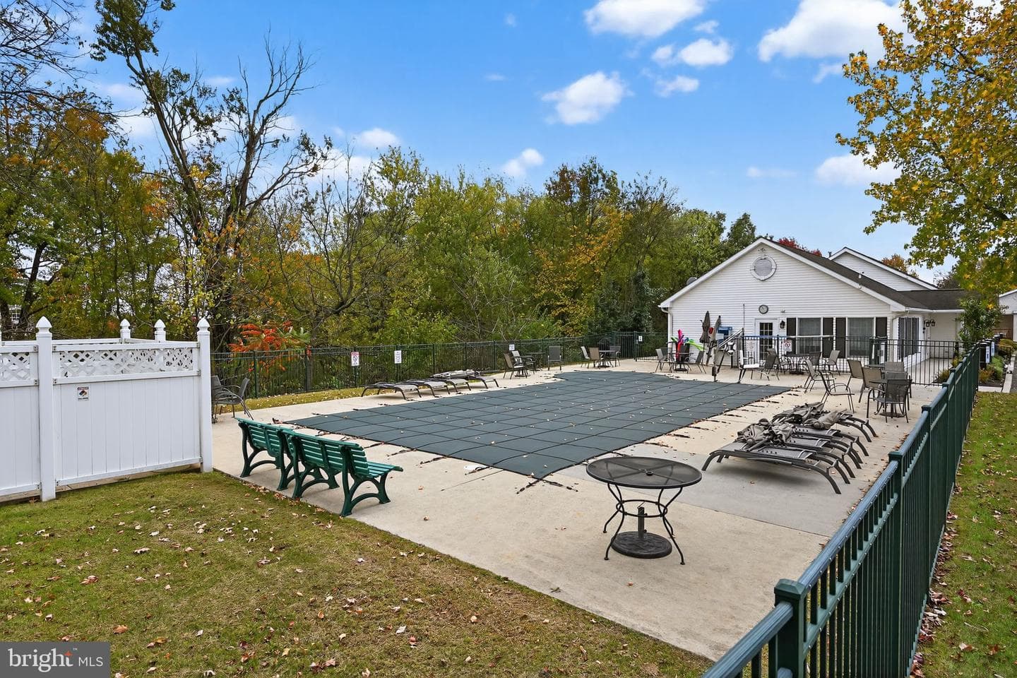 601 Village Way photo 24